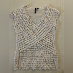 Essentials by Milano White Ruffled Sleeveless Blouse Size Small